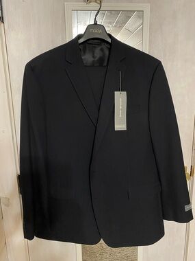 50L 45W Geoffrey Beene Men's Classic Black Suit (Pants Included) NWT!